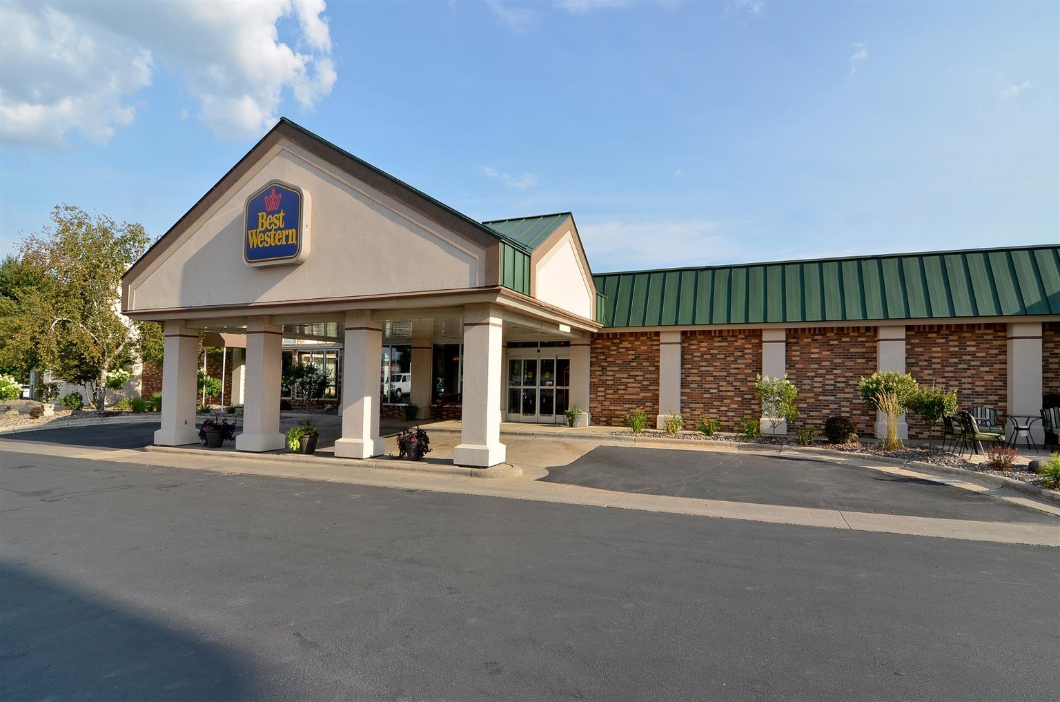 Best Western Tomah Hotel Екстер'єр фото