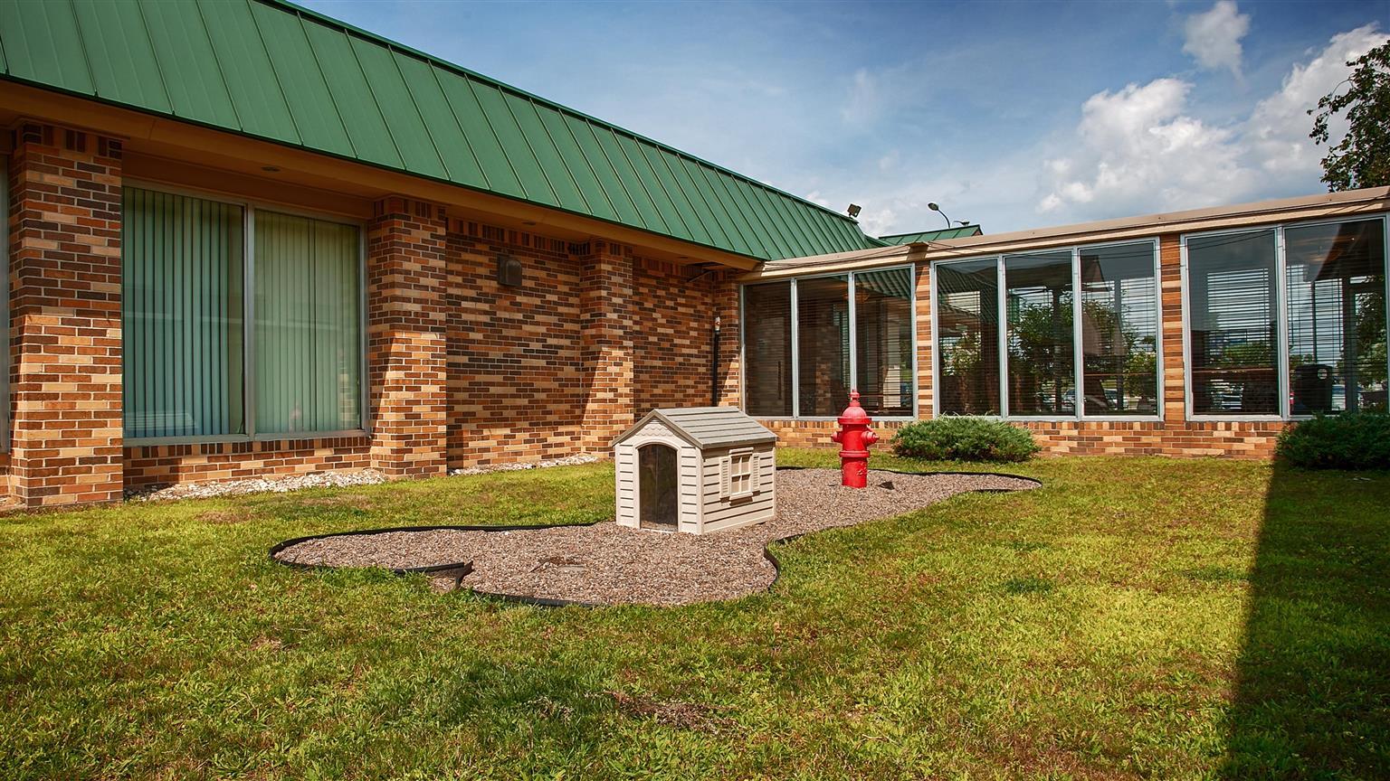 Best Western Tomah Hotel Екстер'єр фото
